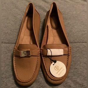 GIANNI BINI TAN LEATHER FLATS WITH MEMORY FOAM INSOLES - SIZE 8 - NWT!